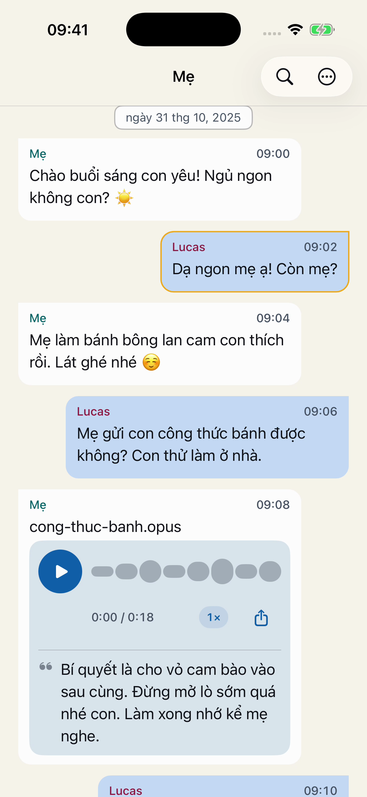 Cuộc trò chuyện hư cấu với Mẹ trong Chat Archive: lời chào buổi sáng, công thức bánh bông lan cam và một tin nhắn thoại.