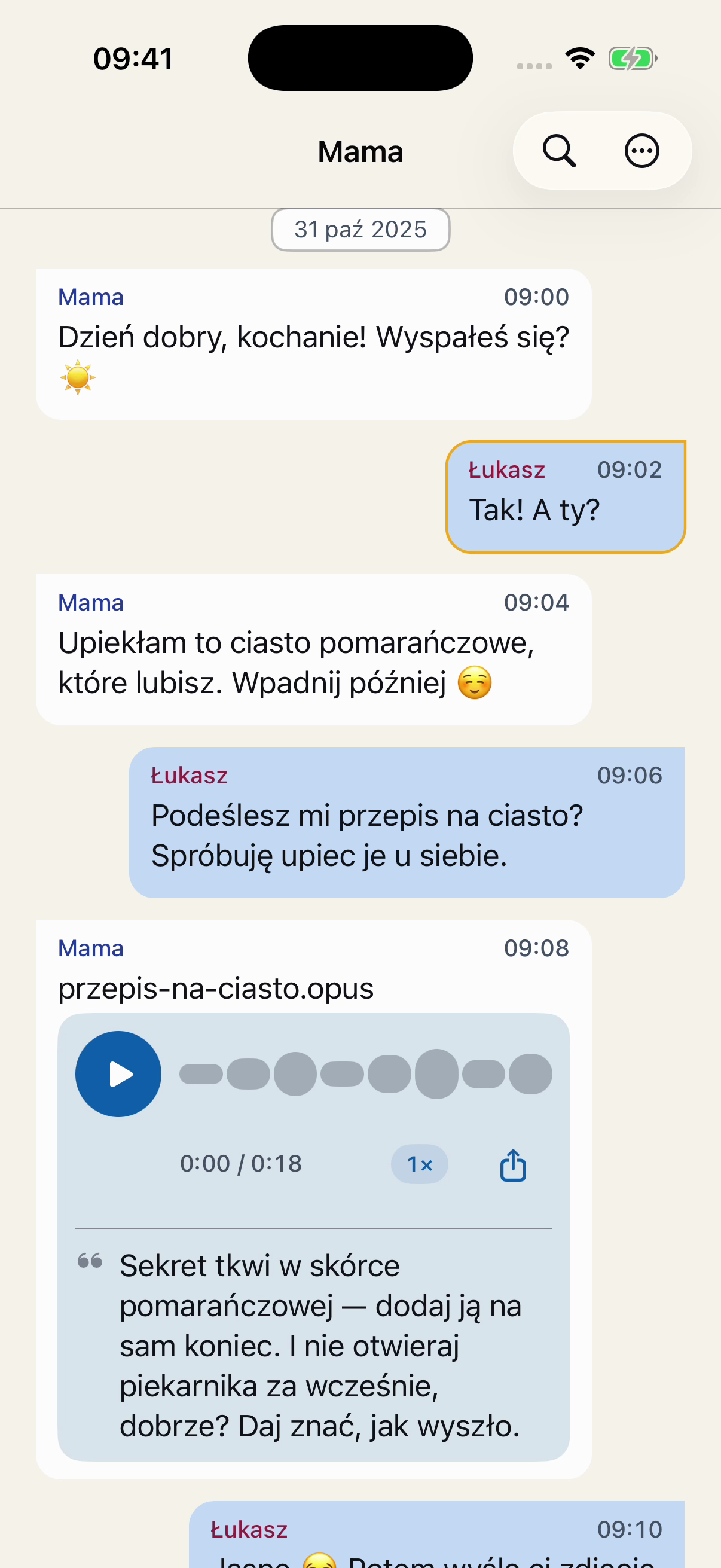 Fikcyjna rozmowa z Mamą w Chat Archive: poranne powitanie, przepis na ciasto pomarańczowe i wiadomość głosowa.