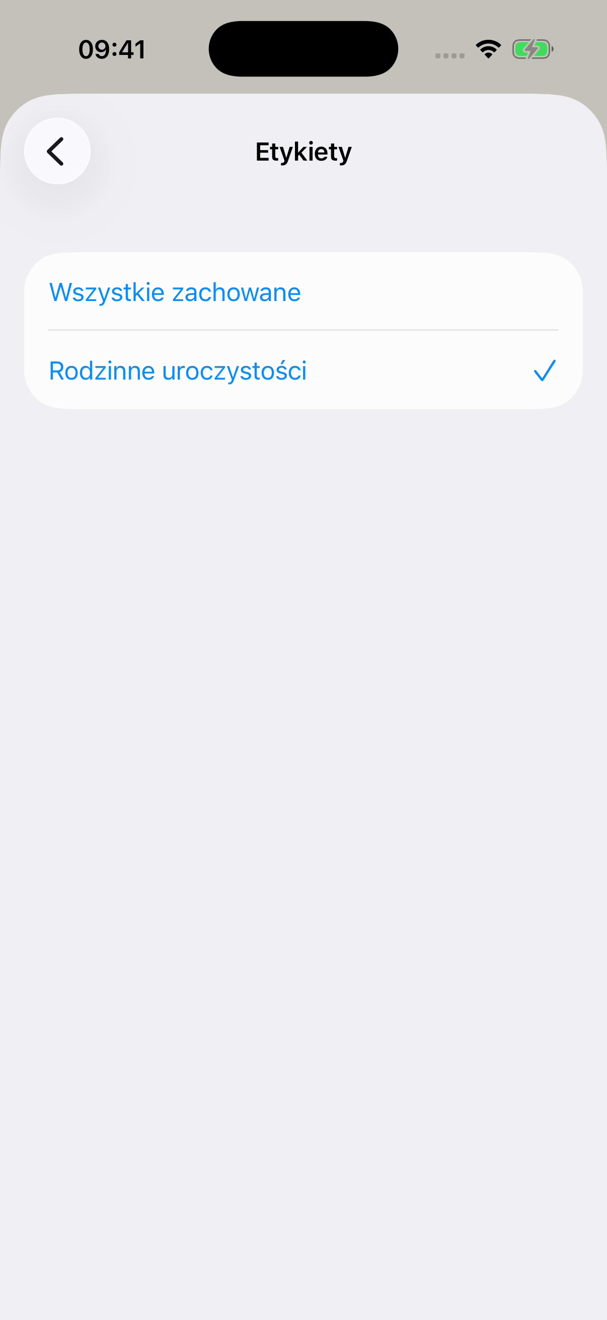 Ekran Etykiety w Chat Archive z wybraną etykietą Rodzinne uroczystości i pozycją Wszystkie zachowane powyżej. Fikcyjny przykład.