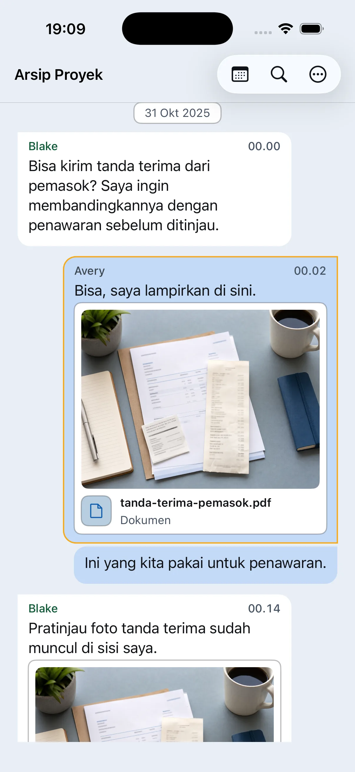Chat Archive menampilkan percakapan proyek yang diimpor, beserta pesan dan pratinjau PDF tanda terima pemasok