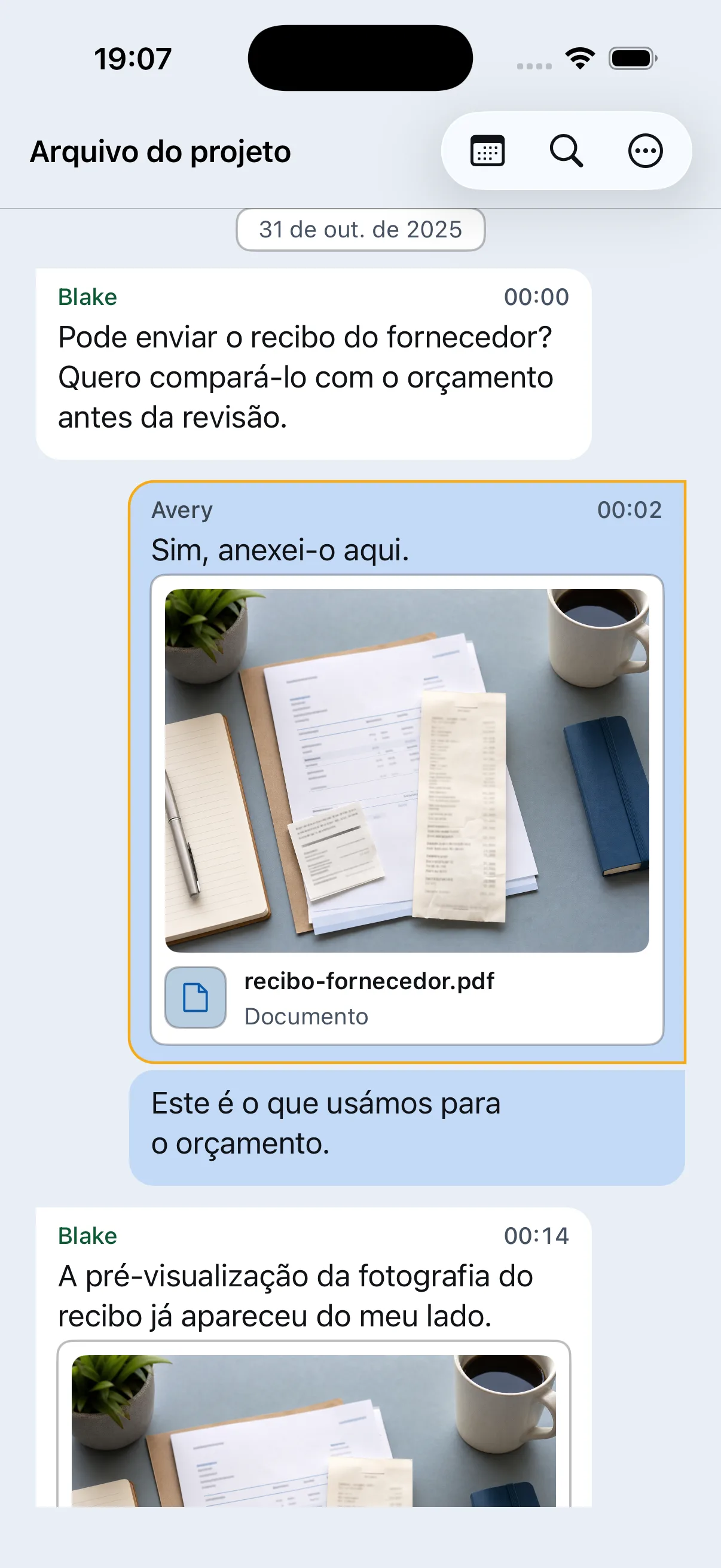 Chat Archive a mostrar uma conversa de projeto importada com mensagens e a pré-visualização de um recibo de fornecedor em PDF