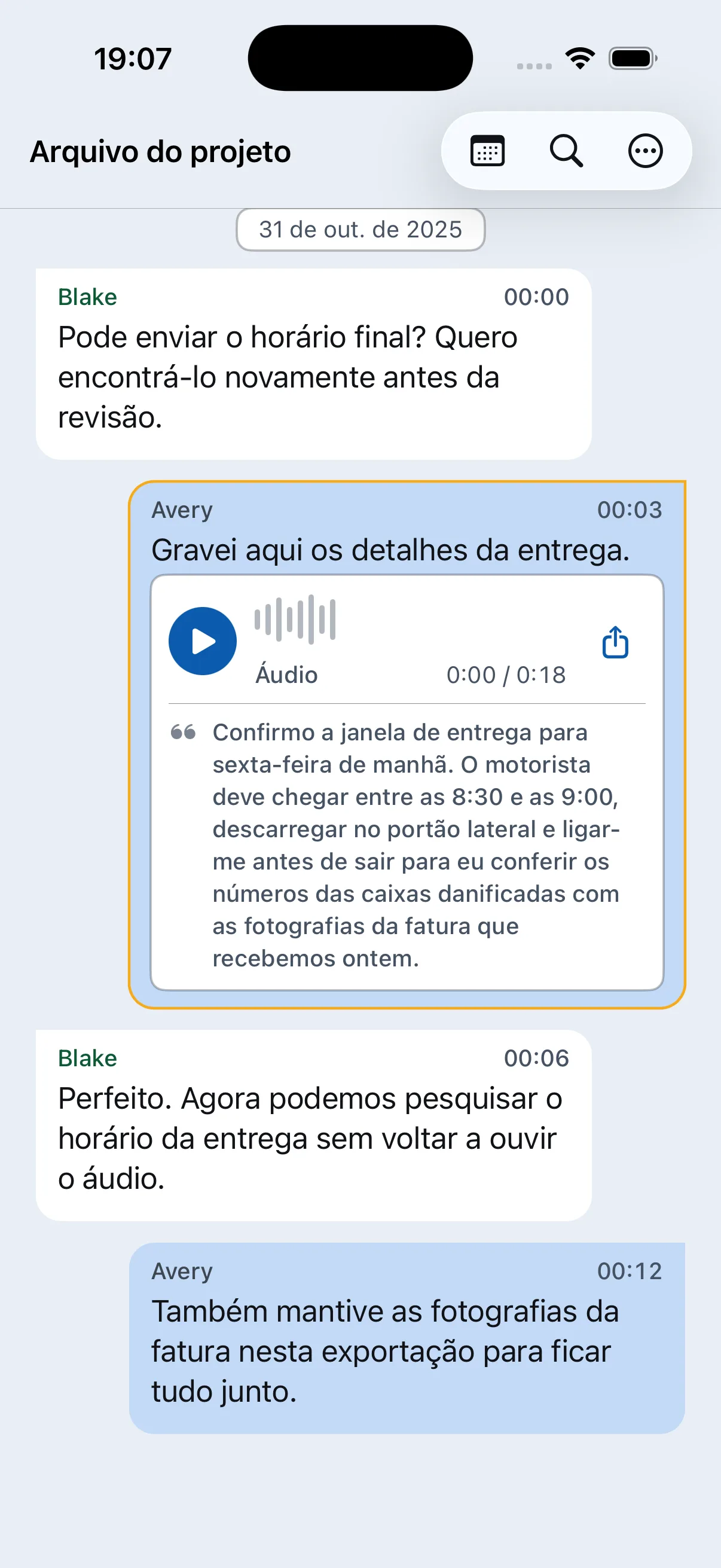 Chat Archive a mostrar a transcrição de uma mensagem de voz sobre o horário de entrega numa conversa de projeto